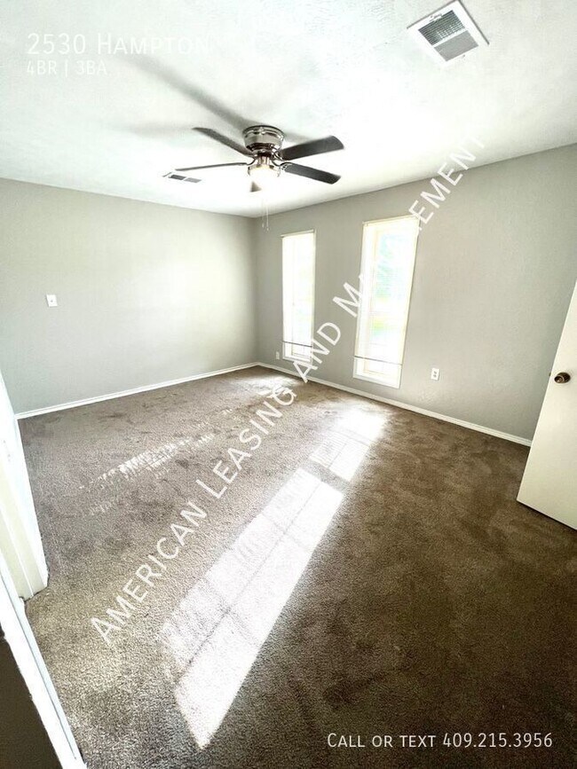Building Photo - 4 Bedroom 3 Bathroom in Port Neches