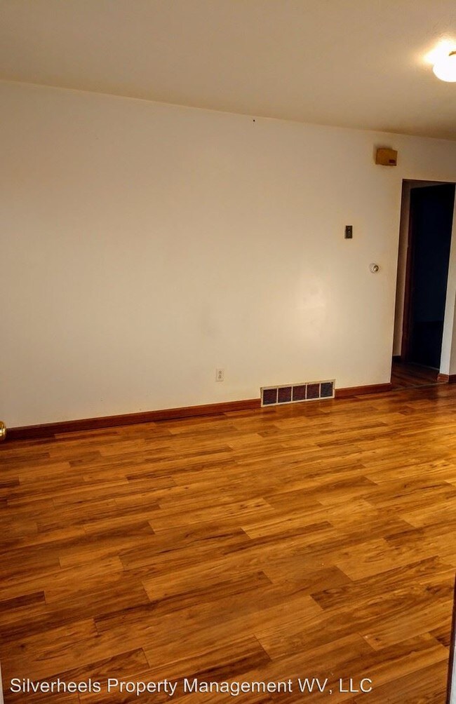 Building Photo - 2 br, 1 bath House - 2706 Lenore Street