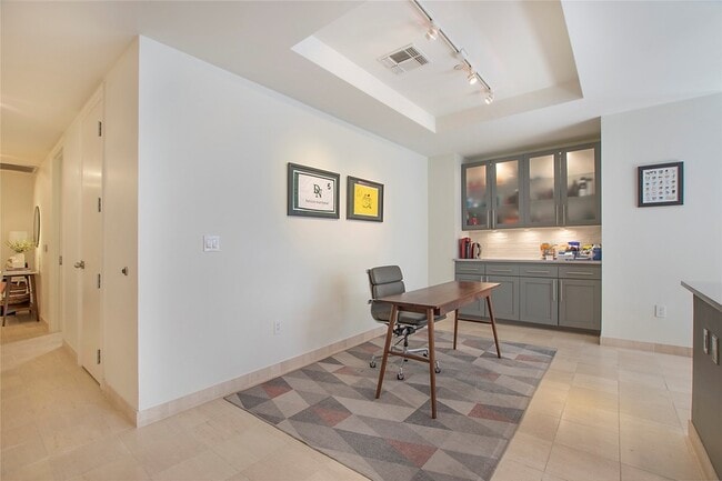Building Photo - 1505 Elm St