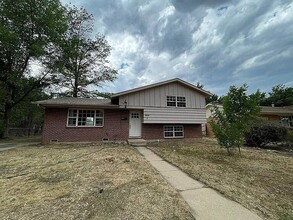 Building Photo - 4464 Hamilton Ct