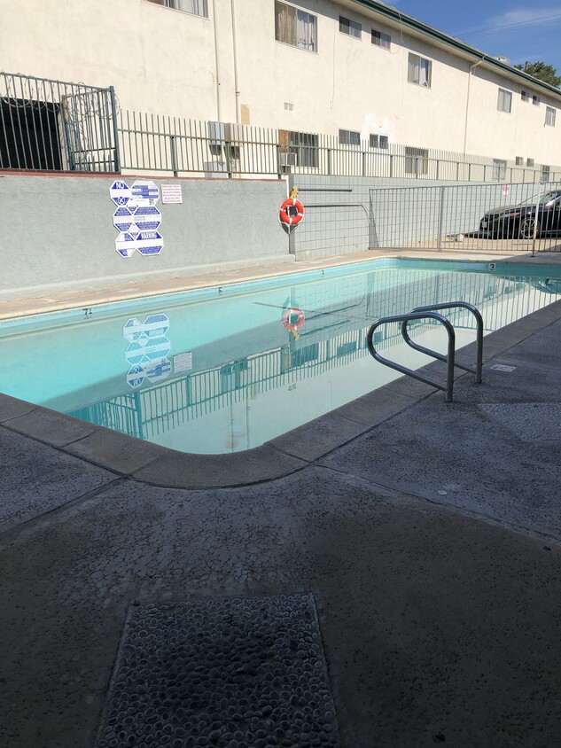 Primary Photo - 20334 Saticoy St