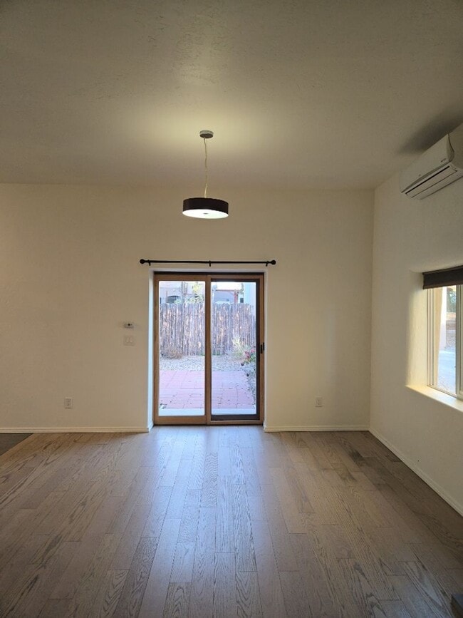 Building Photo - 2 Bedroom, 2 Bathroom Home! Schedule a Showing Soon!