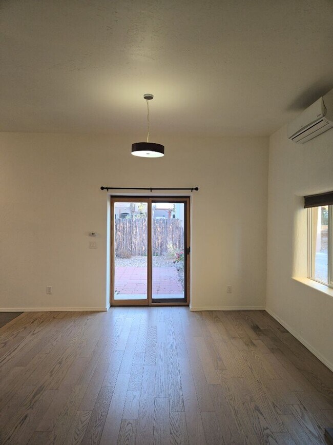 Foto del edificio - 2 Bedroom, 2 Bathroom Home! Schedule a Showing Soon!