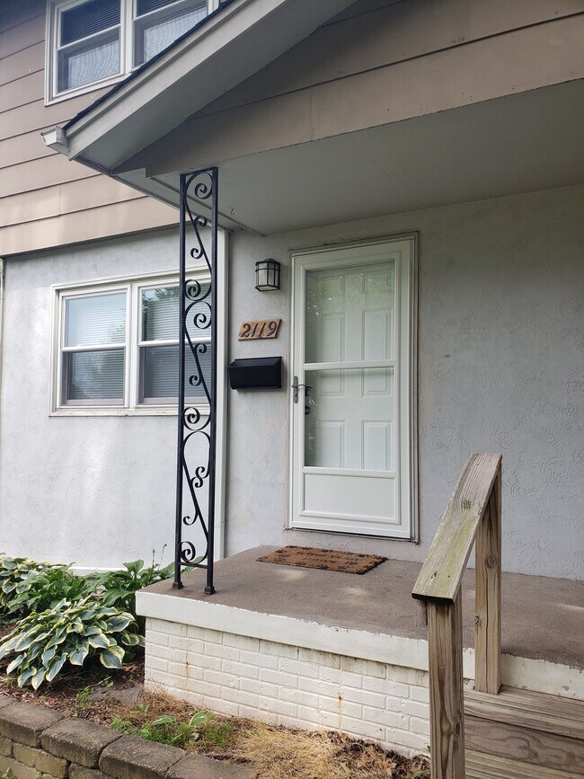 Building Photo - 2119 Judson Ct