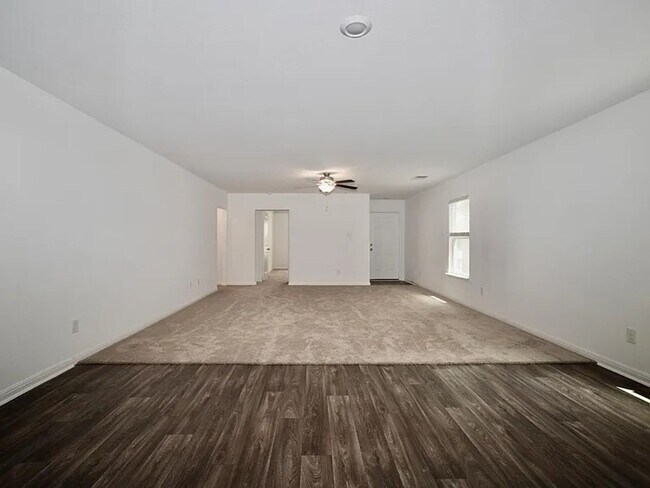 Foto del edificio - Spacious & Elegant One-Story Living in Stonebridge Crossing