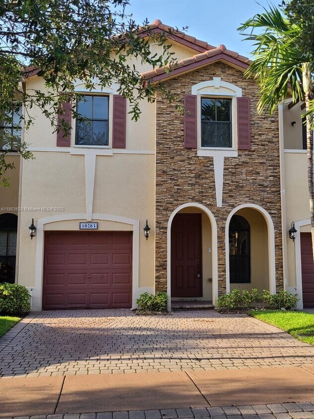 Foto principal - 10283 NW 30th Terrace