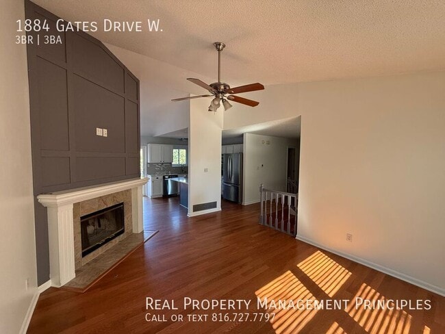 Building Photo - 1884 Gates Dr W