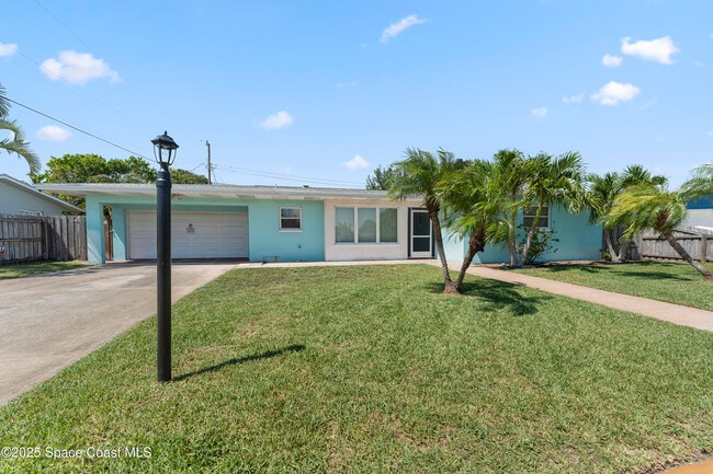 Building Photo - 116 Royal Palm Ave