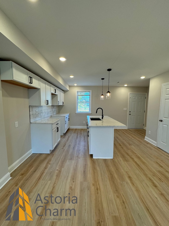 Building Photo - Brand new modern 3bed/1.5bath Home in West...