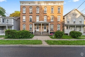 Building Photo - 57 1/2 Saratoga Ave