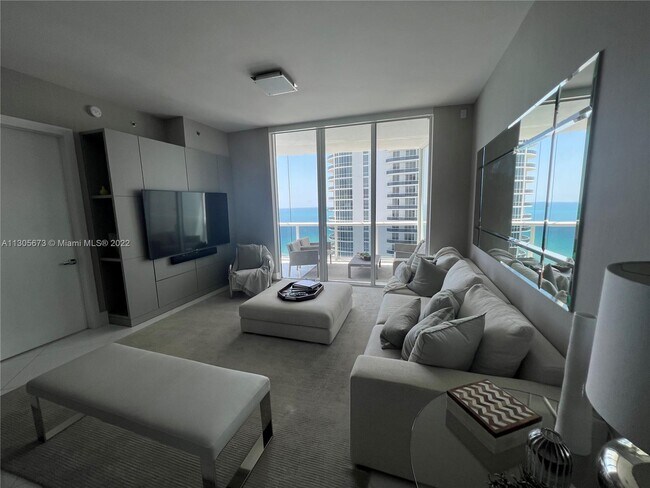 Foto del edificio - 15901 Collins Ave