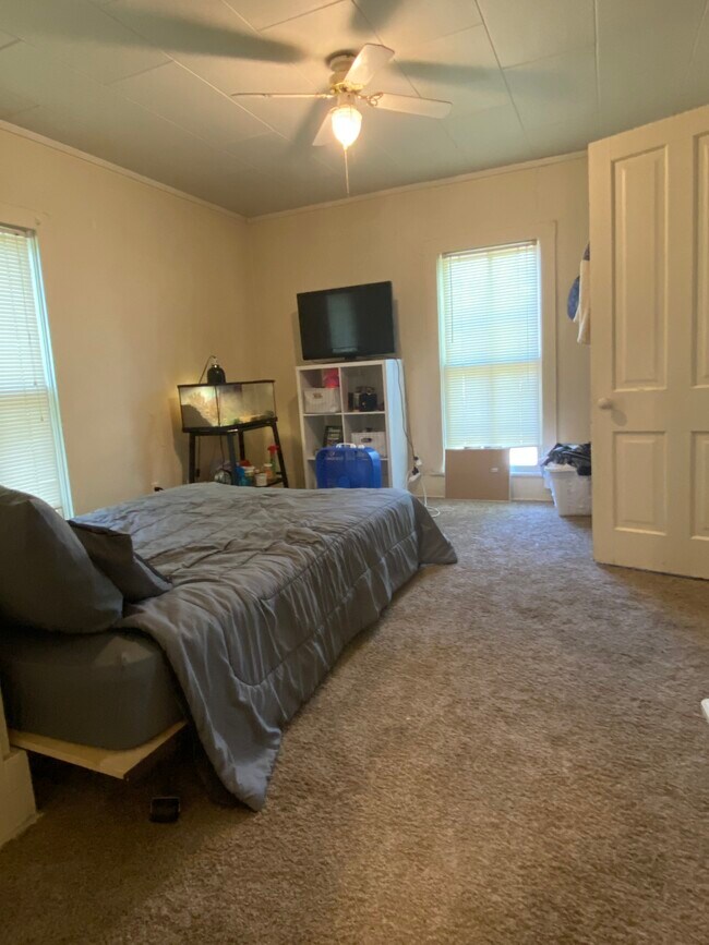 Bedroom 1 - 921 N 6th St