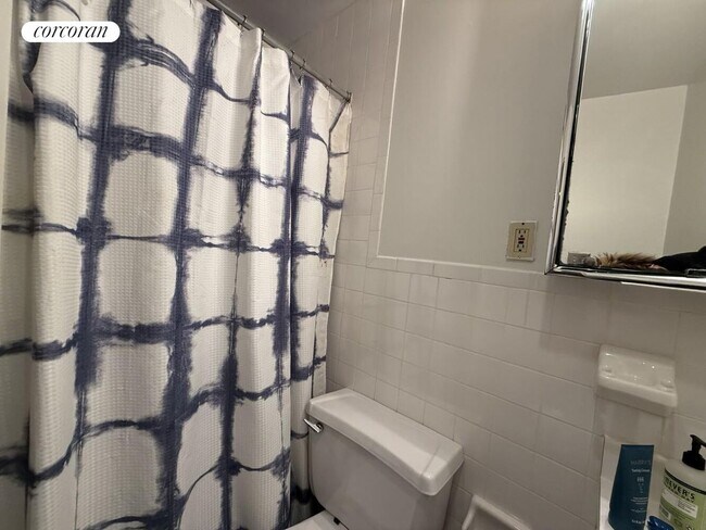 Foto del edificio - 235 E 53rd St