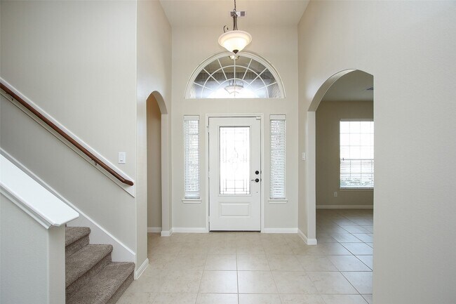 Building Photo - 20620 Lenen Dr