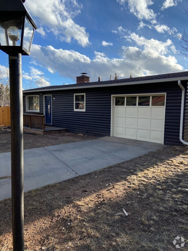 Forest Edge Townhomes Apartments under 2,500 Woodland Park, CO 1