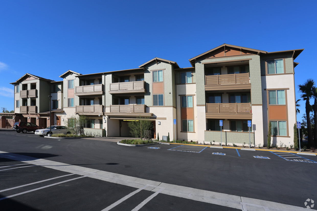 Building Photo - Rockwood Apartments