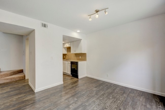 Foto del edificio - Brentwood Townhomes