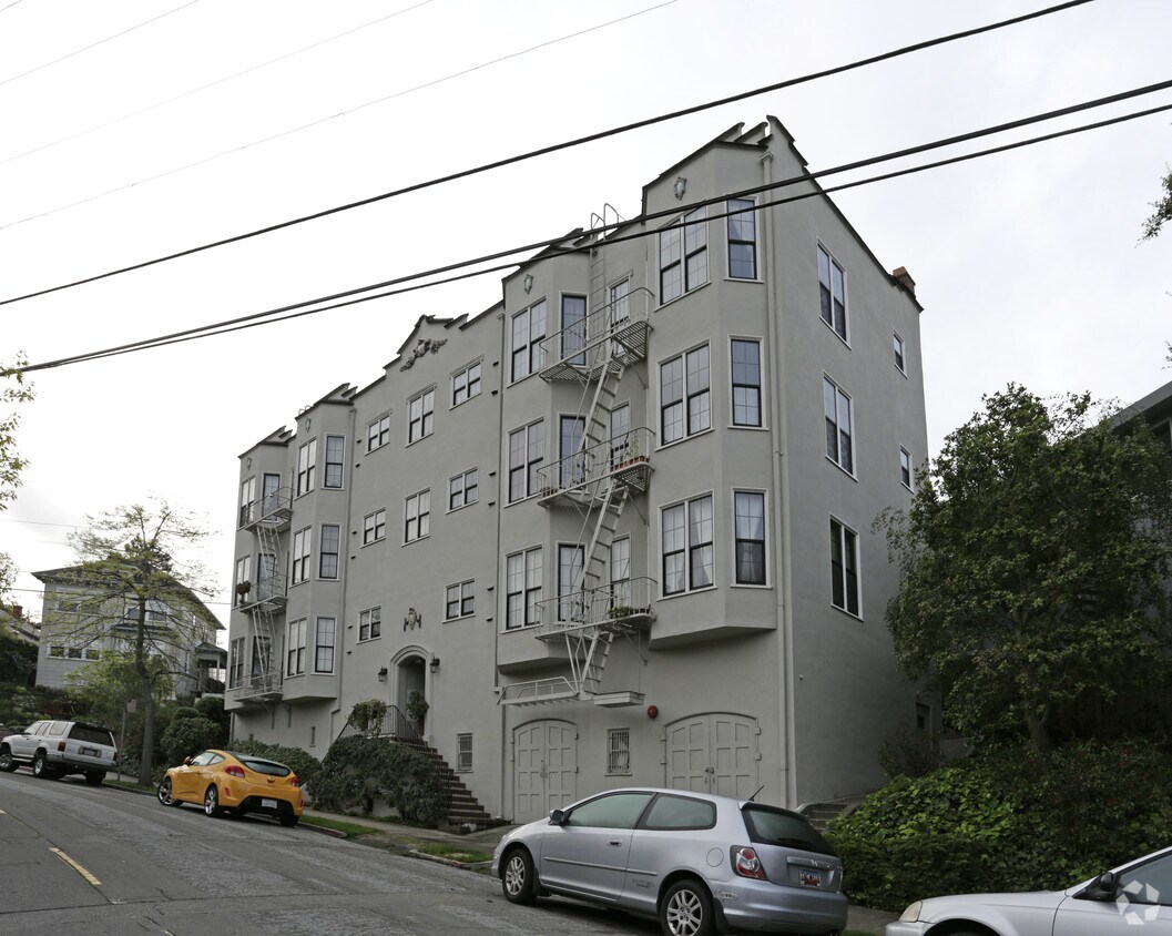 Building Photo - 287 Mather St