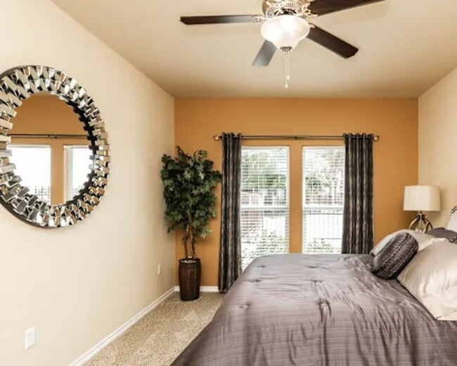 Interior Photo - Cimarron Court