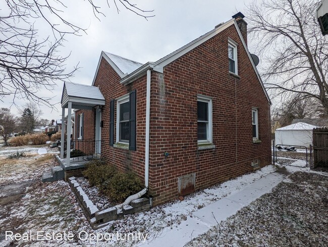 Building Photo - 3 br, 1 bath House - 643 Butler Ave