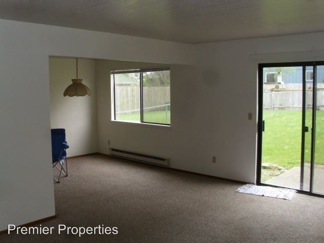 Building Photo - 243-243 Cypress St