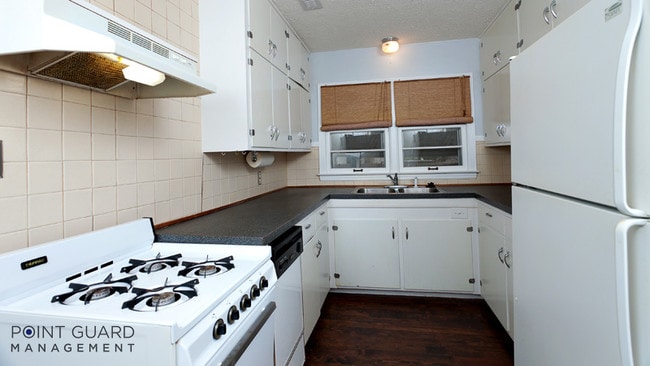 Building Photo - 343 S Vassar St