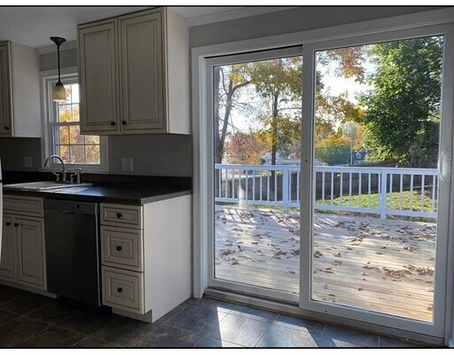 Foto principal - 32 Edbert Dr