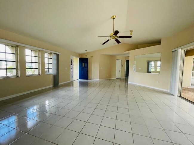 Foto del edificio - **DEEP CREEK, 3/2/2 POOL HOME**