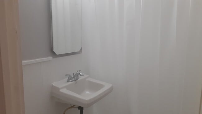 Building Photo - Cretin Court Apts