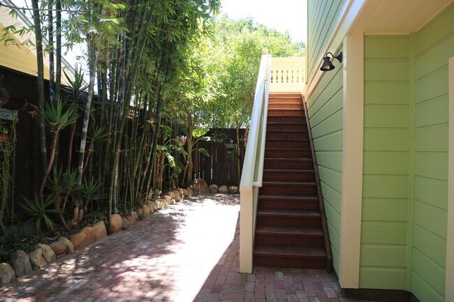 Foto del edificio - 2206 Parkway Dr
