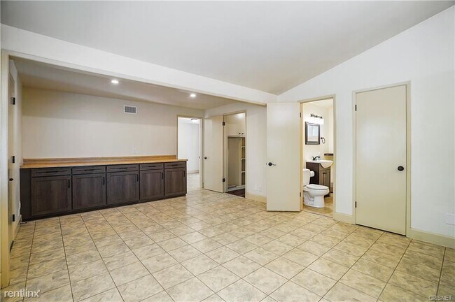 Foto del edificio - 4 br, 3 bath House - 20601 Aetna St