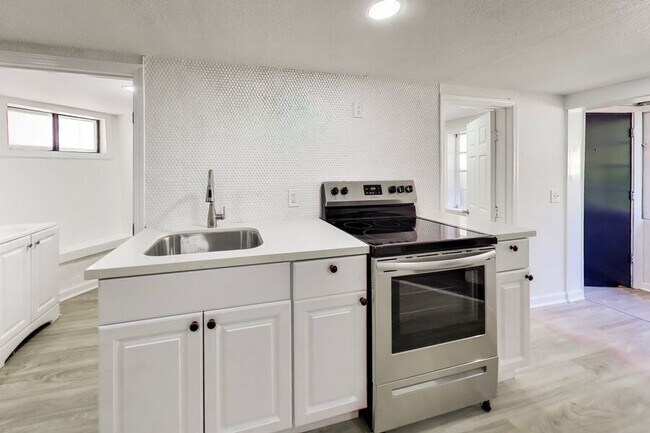Foto del edificio - 7361 Claremont Ave