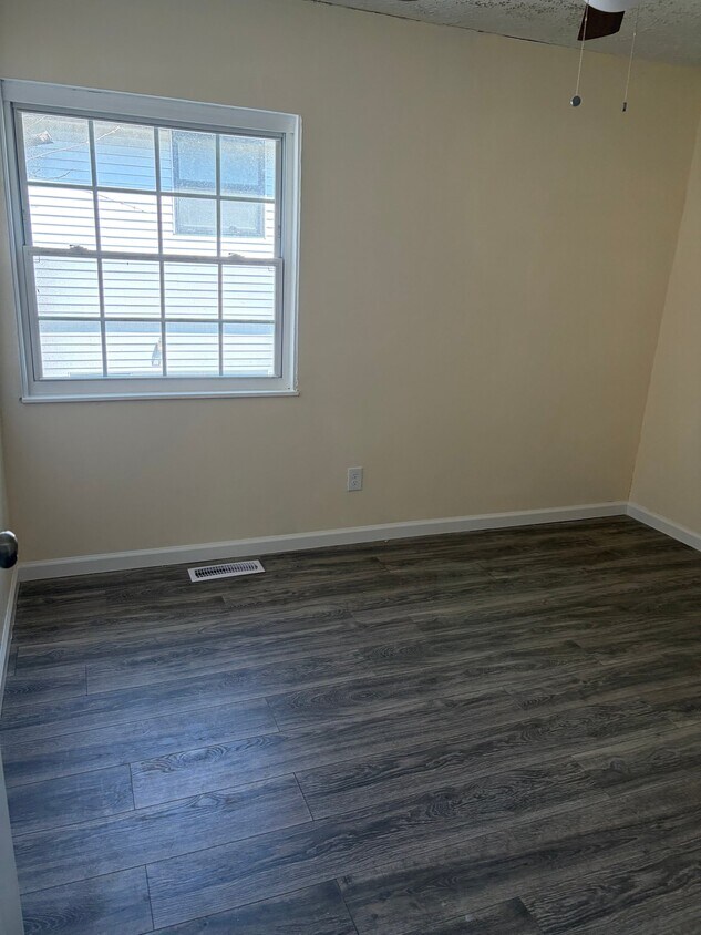 Foto del edificio - 132 Mann Ave