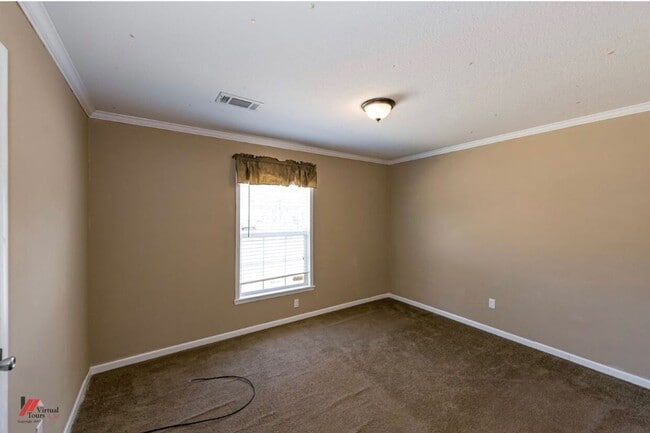 Building Photo - 571 7 Pines Rd
