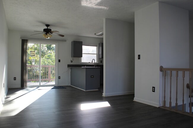 Building Photo - 37 Greenknoll Blvd