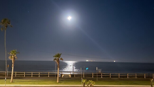 Foto del edificio - 2000 Pacific Coast Hwy