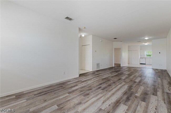 Foto del edificio - 5612 Rose Garden Rd