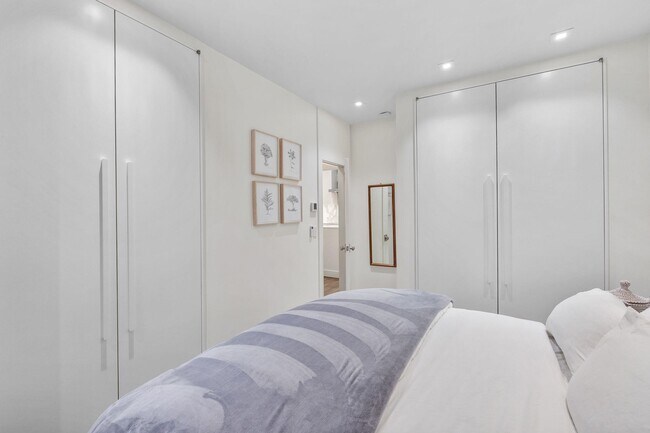 Foto del edificio - 43-49-49 Van Wagenen Ave