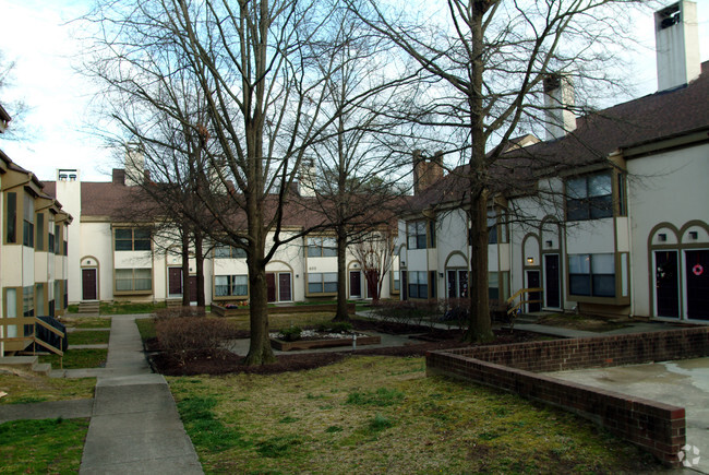 Foto del edificio - Westover Hills Townhomes