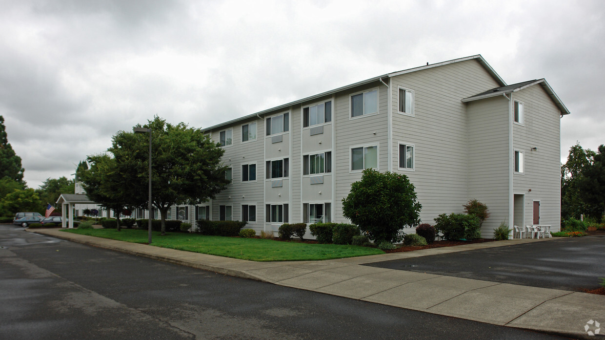 Foto del edificio - Englewood West Apartments