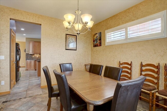 Building Photo - Stunning Longmont Home with Professional F...