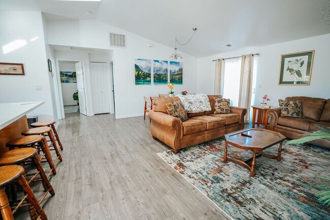 Foto del edificio - 4190 Hillside Ct