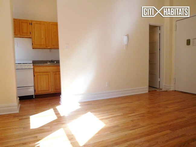 Foto del edificio - 355 W 85TH St
