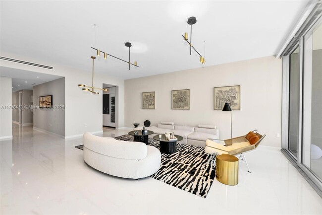 Building Photo - 300 Biscayne Blvd Way