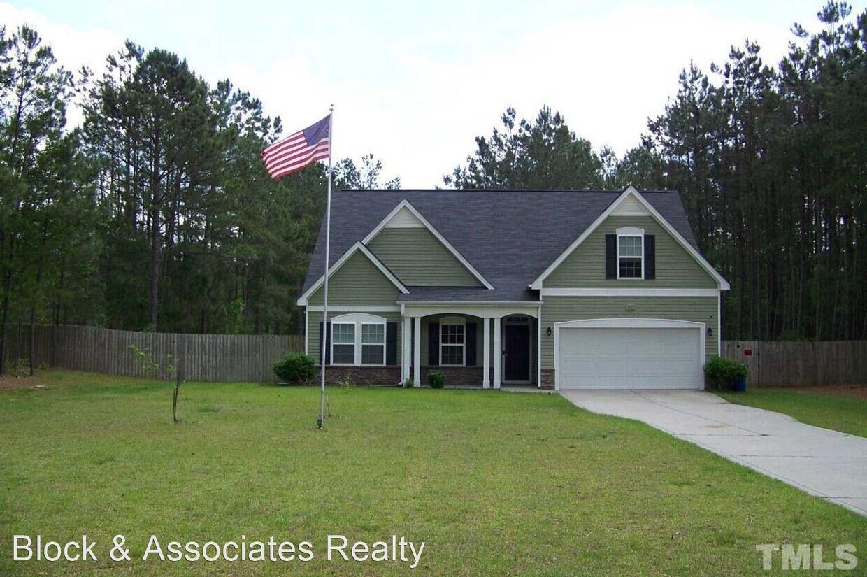 4 br, 3 bath House 845 Fulford McMillan Rd House Rental in Raeford