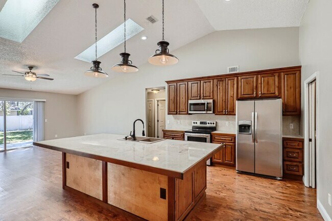 Building Photo - 7049 Sawmill Circle, Ocoee, FL, 34761