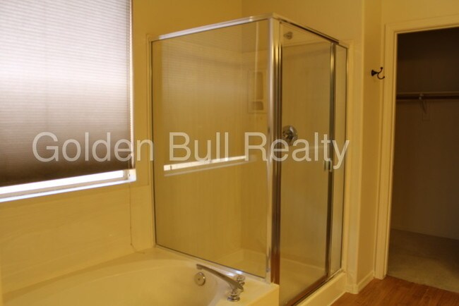 Building Photo - 422 N Wilson Dr