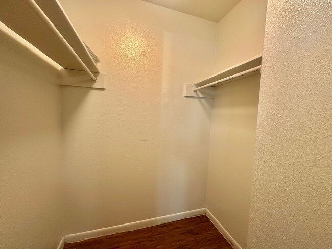 Building Photo - 1 BED 1 BATH IN AUSTIN TX!