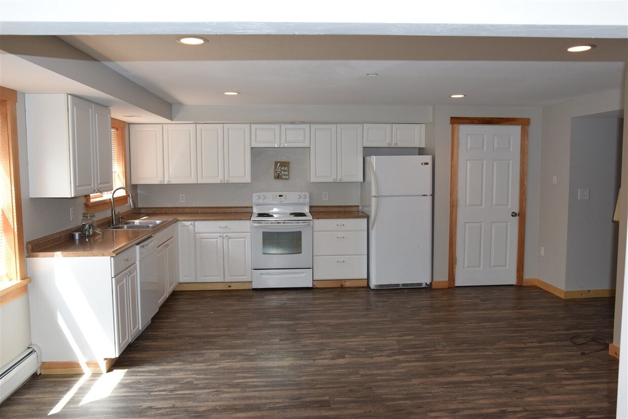 Primary Photo - 130 Merrimack St