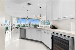 Foto principal - 10295 Collins Ave